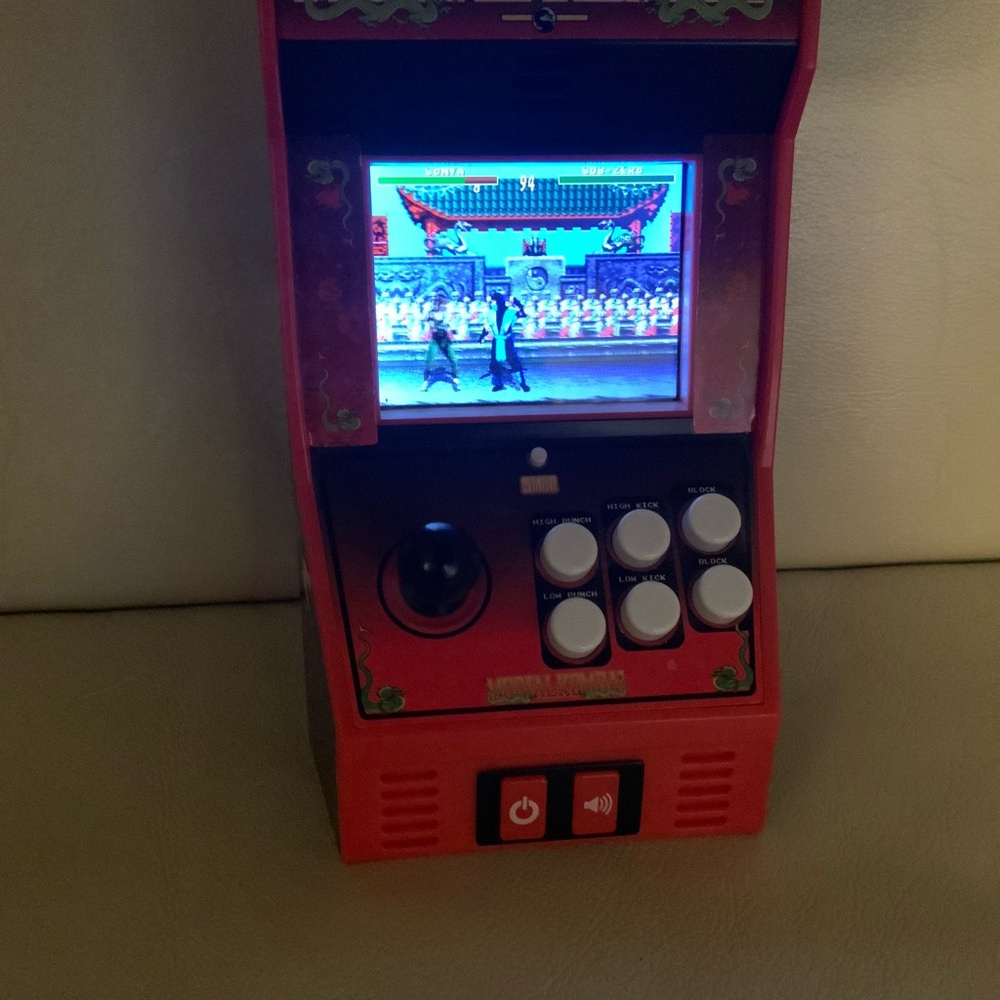 Mortal Kombat Classic Mini Arcade Game Console Midway 09626 Tested Works - Picture 7 of 8